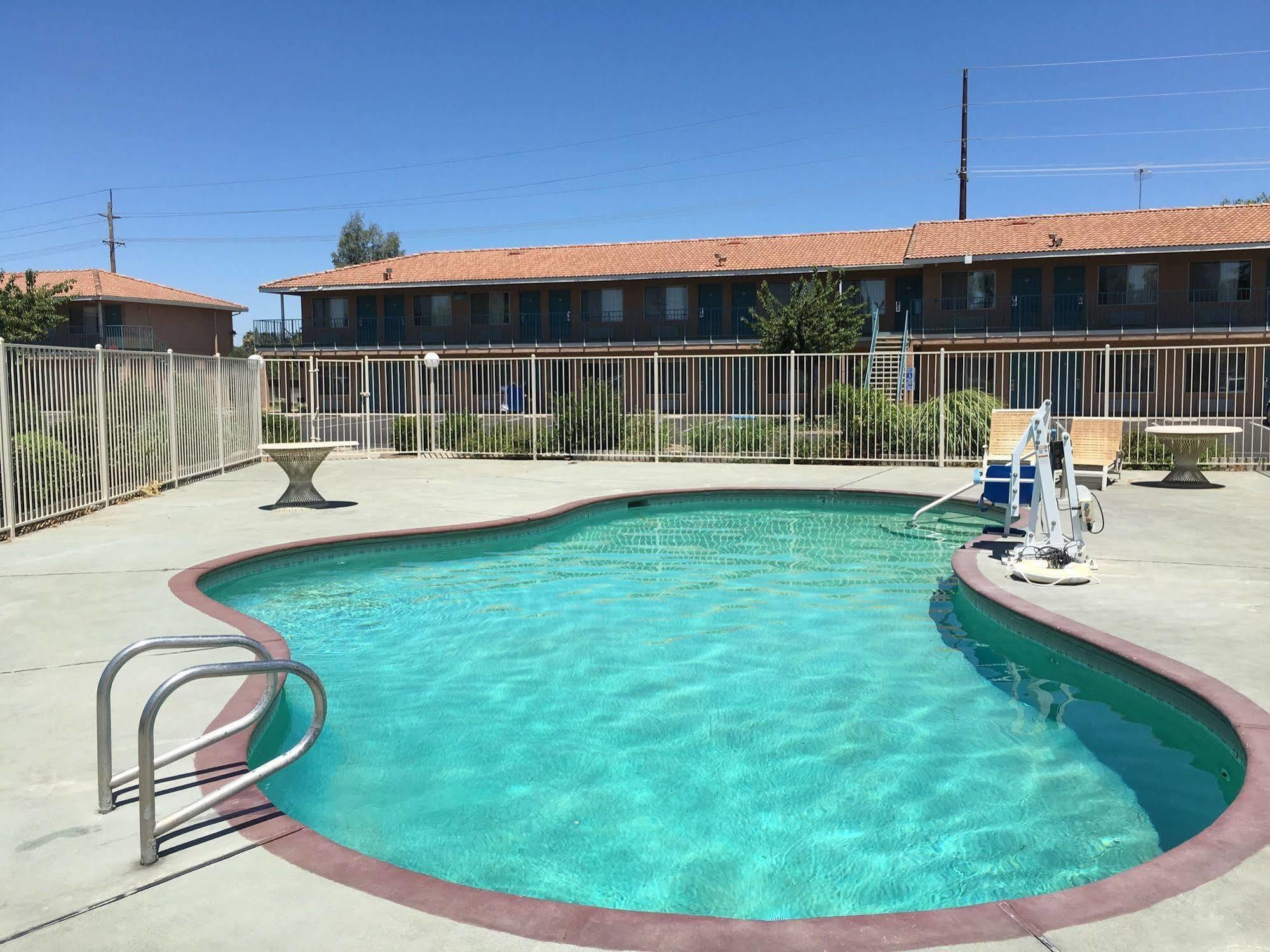 Applegate Inn Atwater Exterior photo